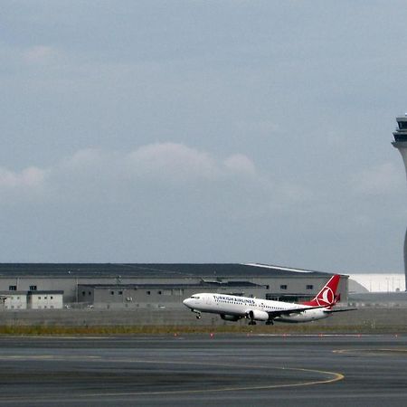 Neighbor Airport Apartment Tayakadin Exterior foto